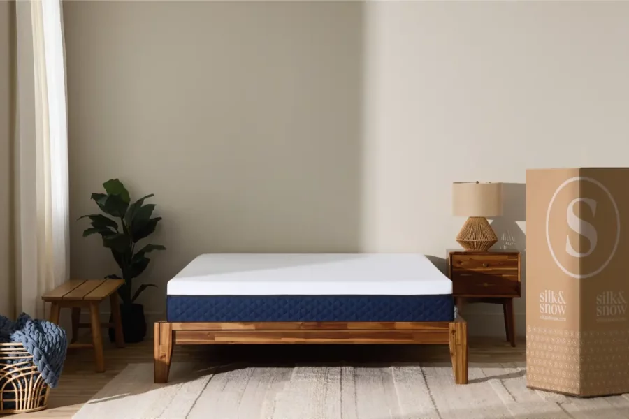 Silk and Snow Original Memory Foam Mattress (bed in a box)